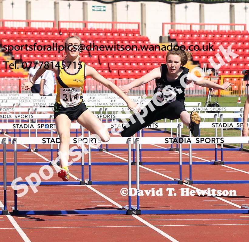 Under-15 girls 75 metres hurdles at the North Eastern Championships, Gateshead International Stadium.  Photos: David T. Hewitson/Sports for All Pics